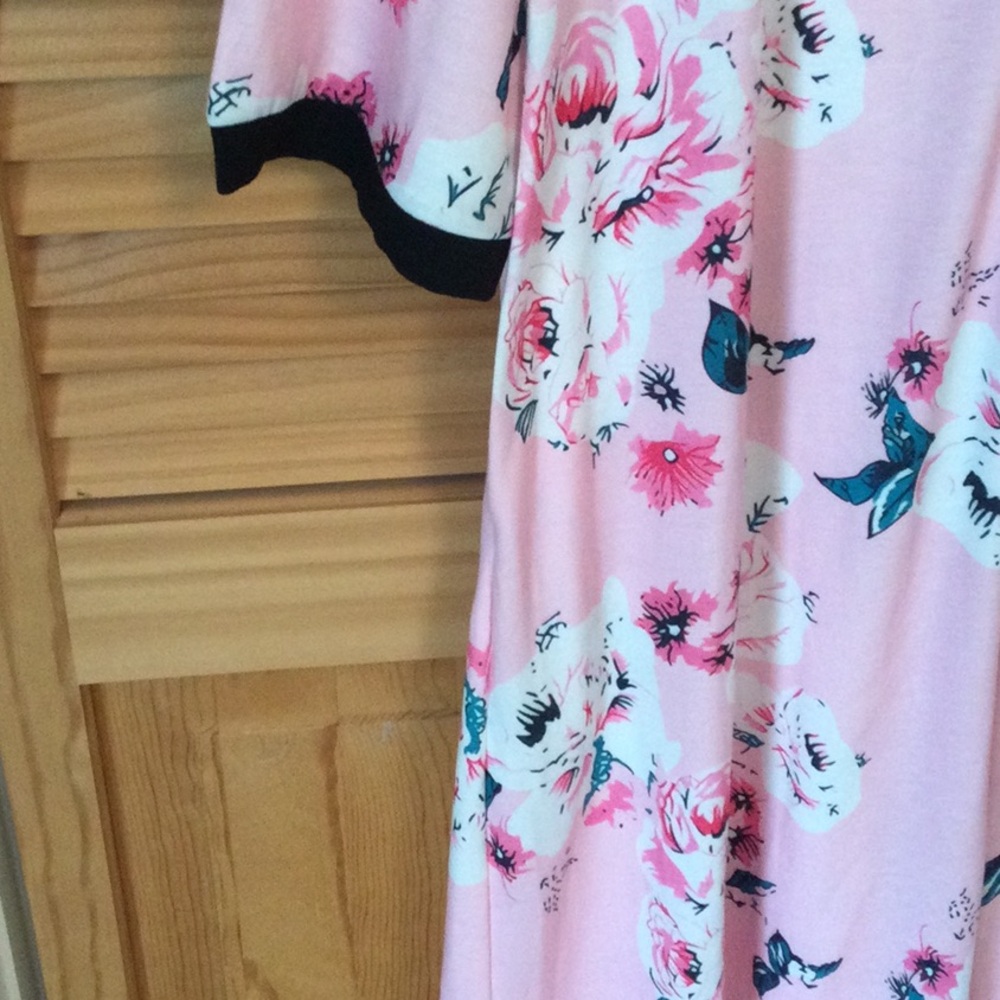 Floral Pink Robe - Picture 4 of 5